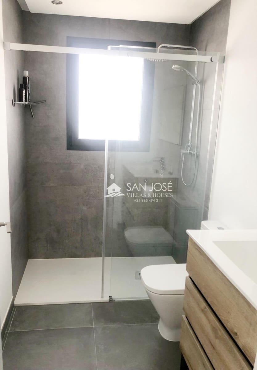 5 bedroom Villa for sale in Pinoso with pool - € 420,000 (Ref: 9396245)