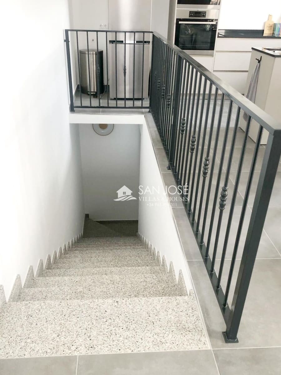 5 bedroom Villa for sale in Pinoso with pool - € 420,000 (Ref: 9396245)