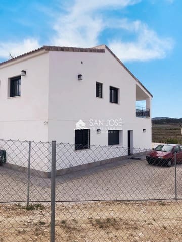 5 soveværelse Villa til salg i Pinoso med swimmingpool - € 420.000 (Ref: 9396245)