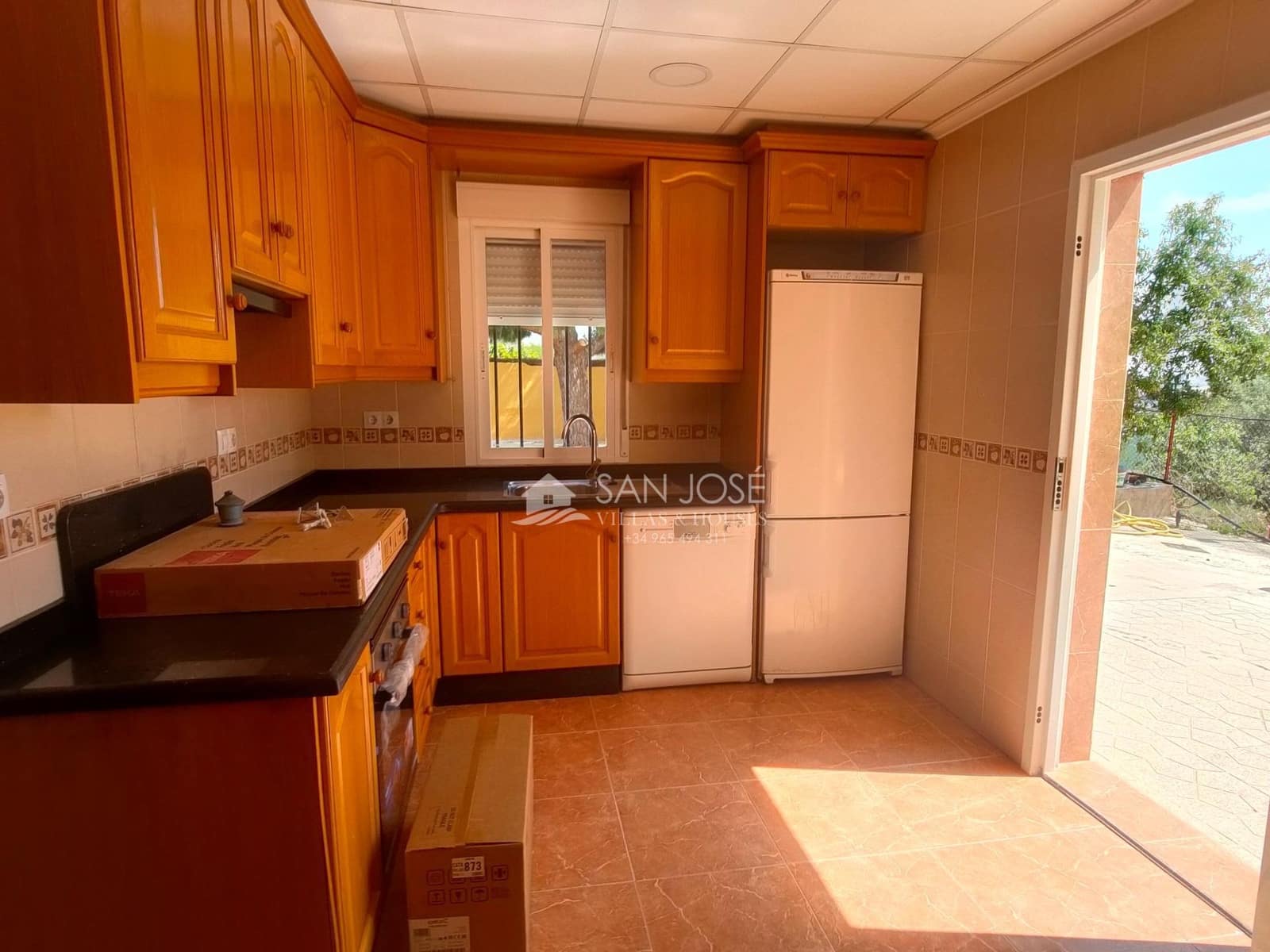 3 bedroom Villa for rent in Hondon de las Nieves with garage - € 1,200 (Ref: 9396246)
