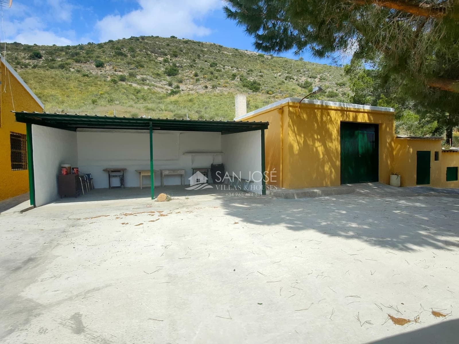 3 bedroom Villa for rent in Hondon de las Nieves with garage - € 1,200 (Ref: 9396246)