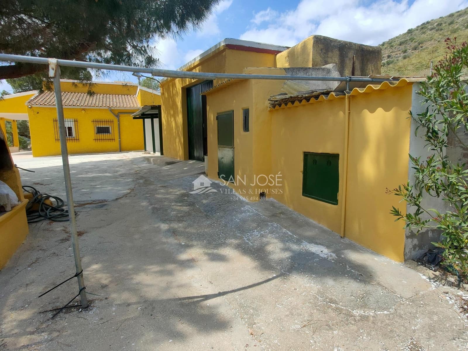 3 bedroom Villa for rent in Hondon de las Nieves with garage - € 1,200 (Ref: 9396246)
