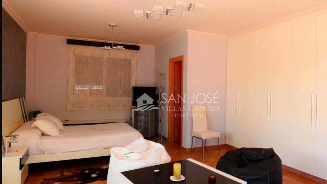 4 sovrum Villa till salu i Pinoso - 590 000 € (Ref: 9400834)