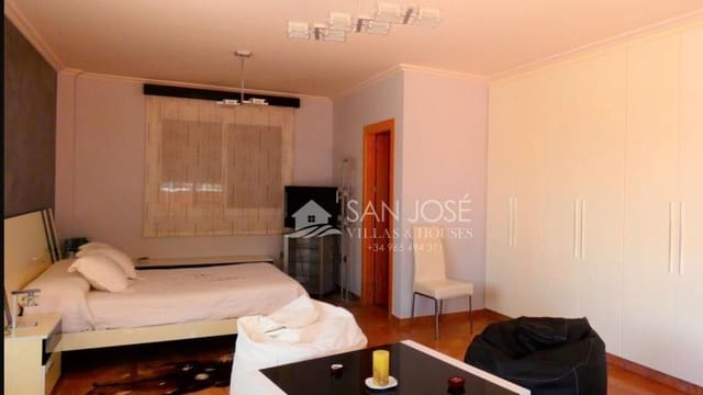 4 sovrum Villa till salu i Pinoso - 590 000 € (Ref: 9400834)