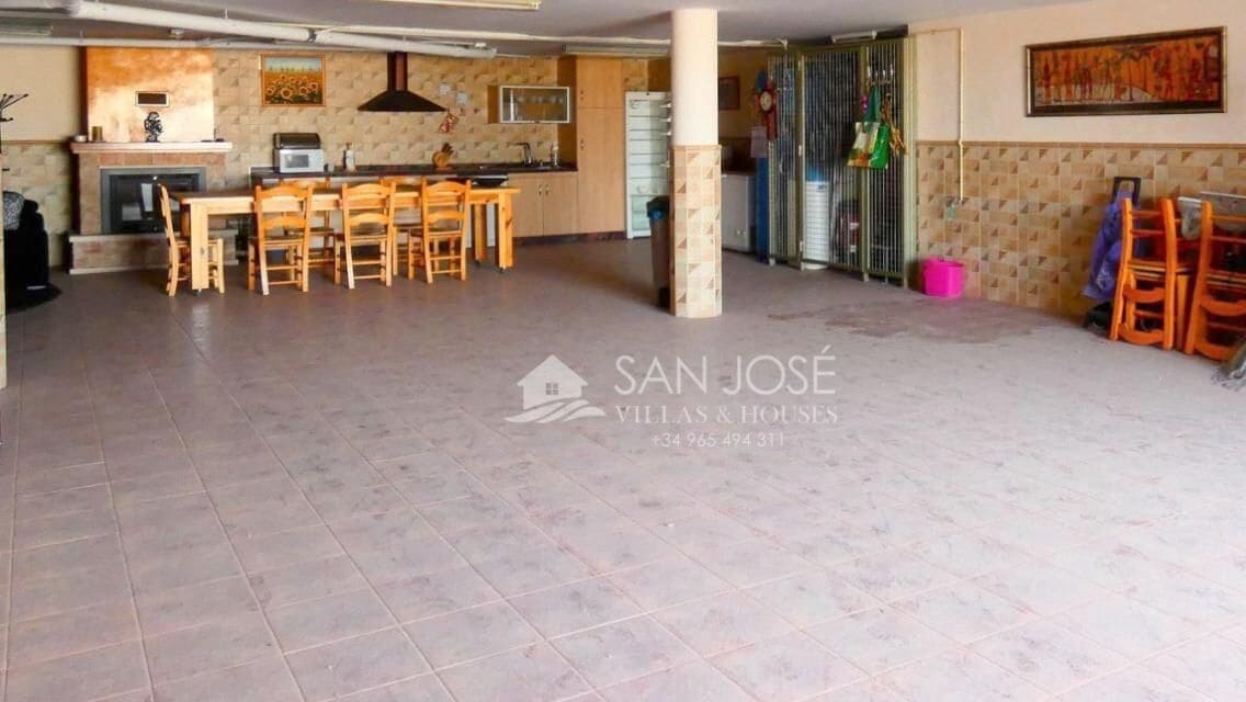 4 sovrum Villa till salu i Pinoso - 590 000 € (Ref: 9400834)