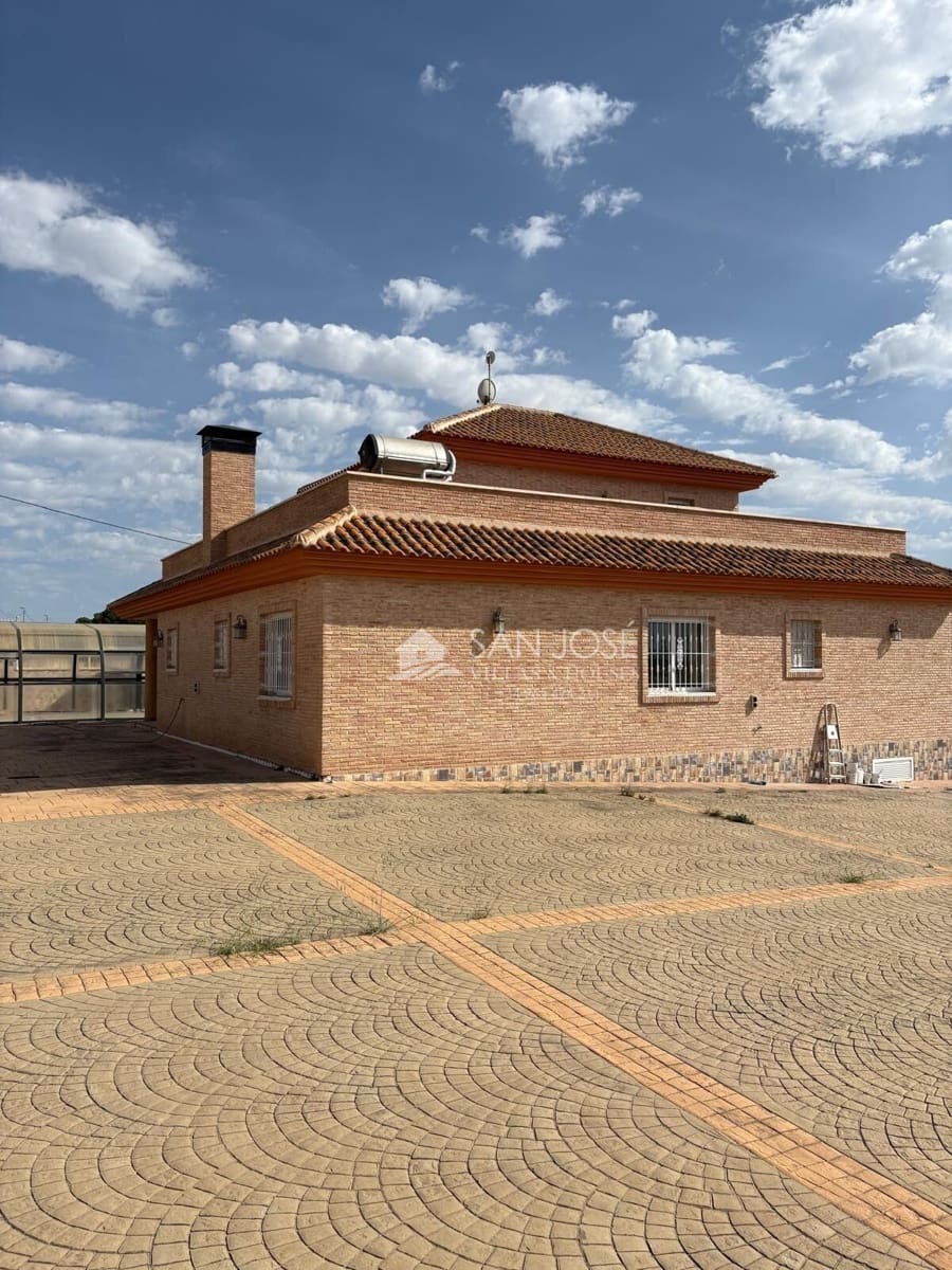 4 sovrum Villa till salu i Pinoso - 590 000 € (Ref: 9400834)