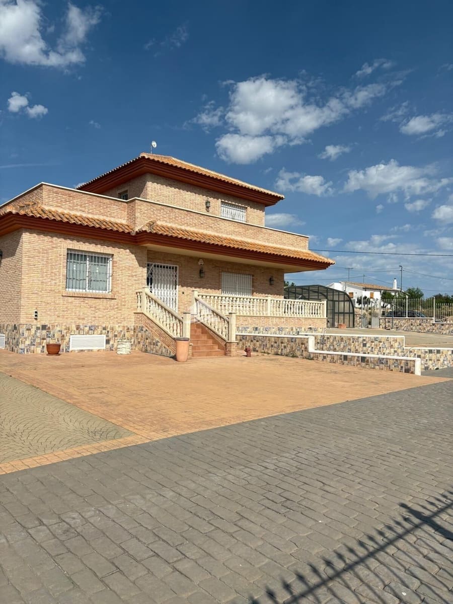 4 sovrum Villa till salu i Pinoso - 590 000 € (Ref: 9400834)