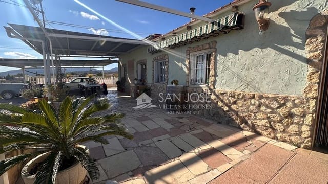 4 slaapkamer Villa te koop in Monóvar / Monóver met zwembad - € 286.335 (Ref: 9413981)