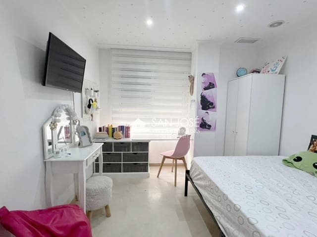 Piso de 3 habitaciones en Elche / Elx en venta - 208.000 € (Ref: 9436103)