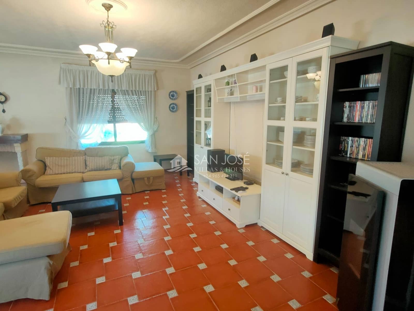 Villa/Maison de 4 chambres à louer à Aspe - 1 000 € (Ref: 9441869)