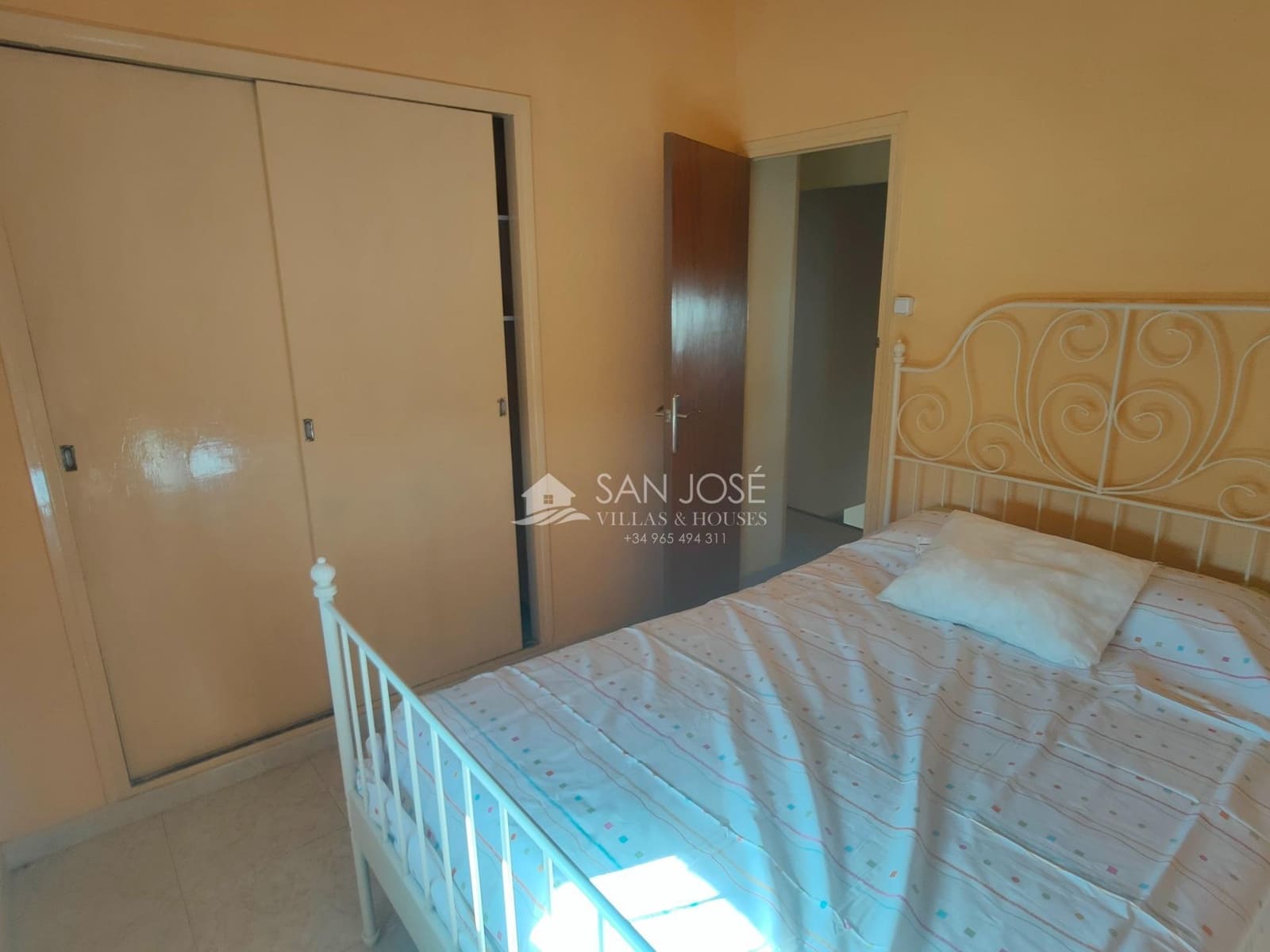 Villa/Maison de 4 chambres à louer à Aspe - 1 000 € (Ref: 9441869)