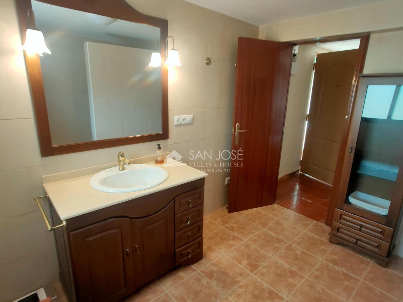 Villa/Maison de 4 chambres à louer à Aspe - 1 000 € (Ref: 9441869)