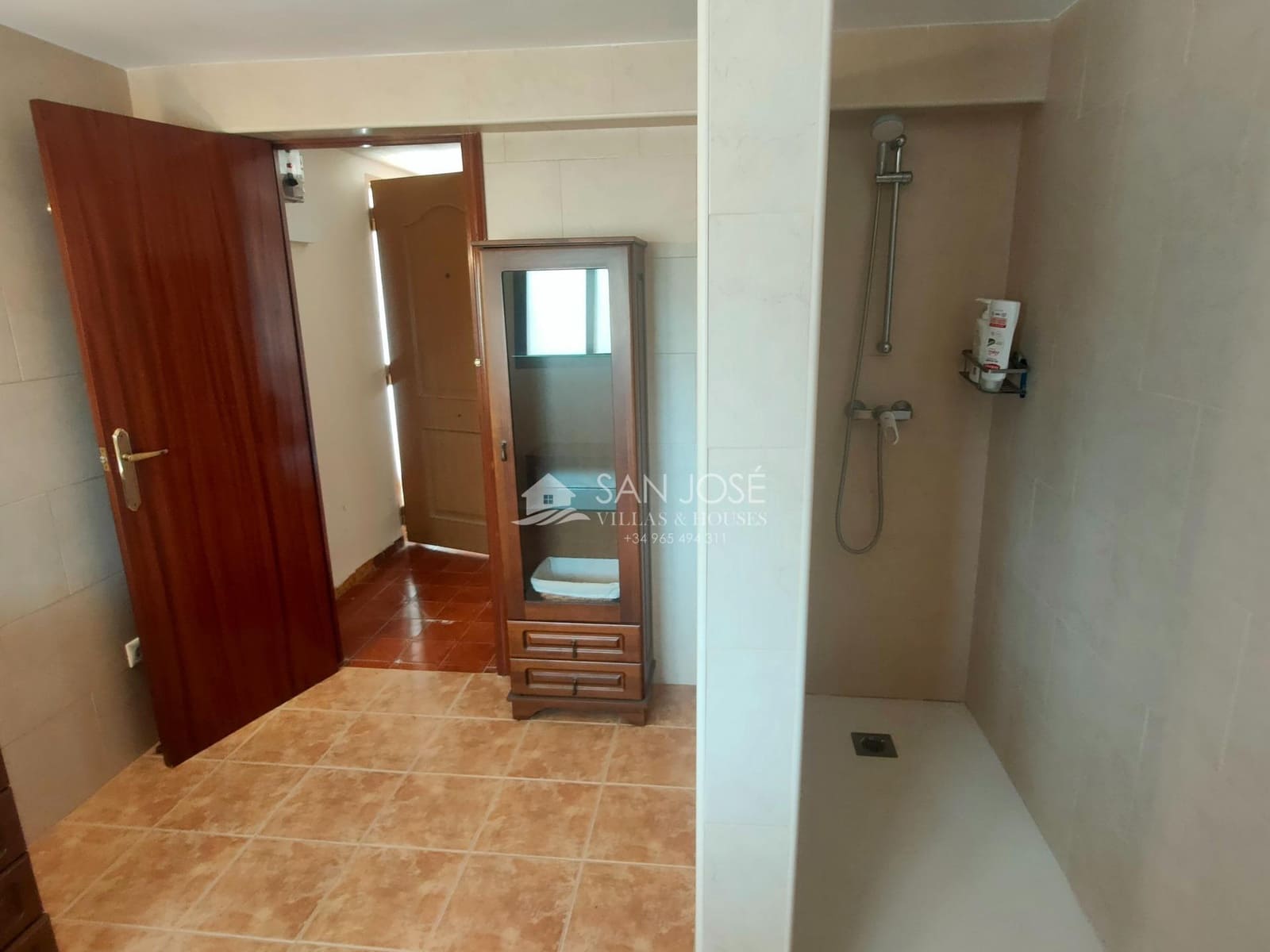 Villa/Maison de 4 chambres à louer à Aspe - 1 000 € (Ref: 9441869)