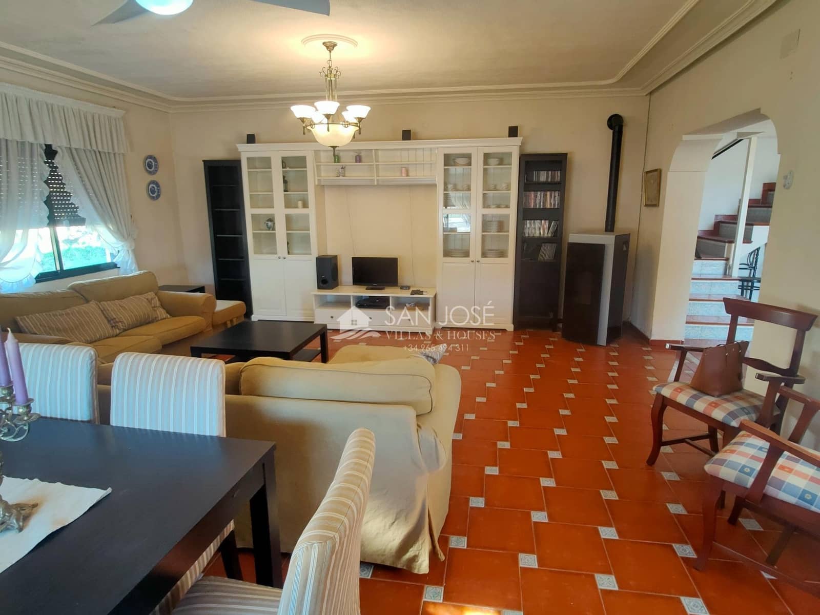 Villa/Maison de 4 chambres à louer à Aspe - 1 000 € (Ref: 9441869)