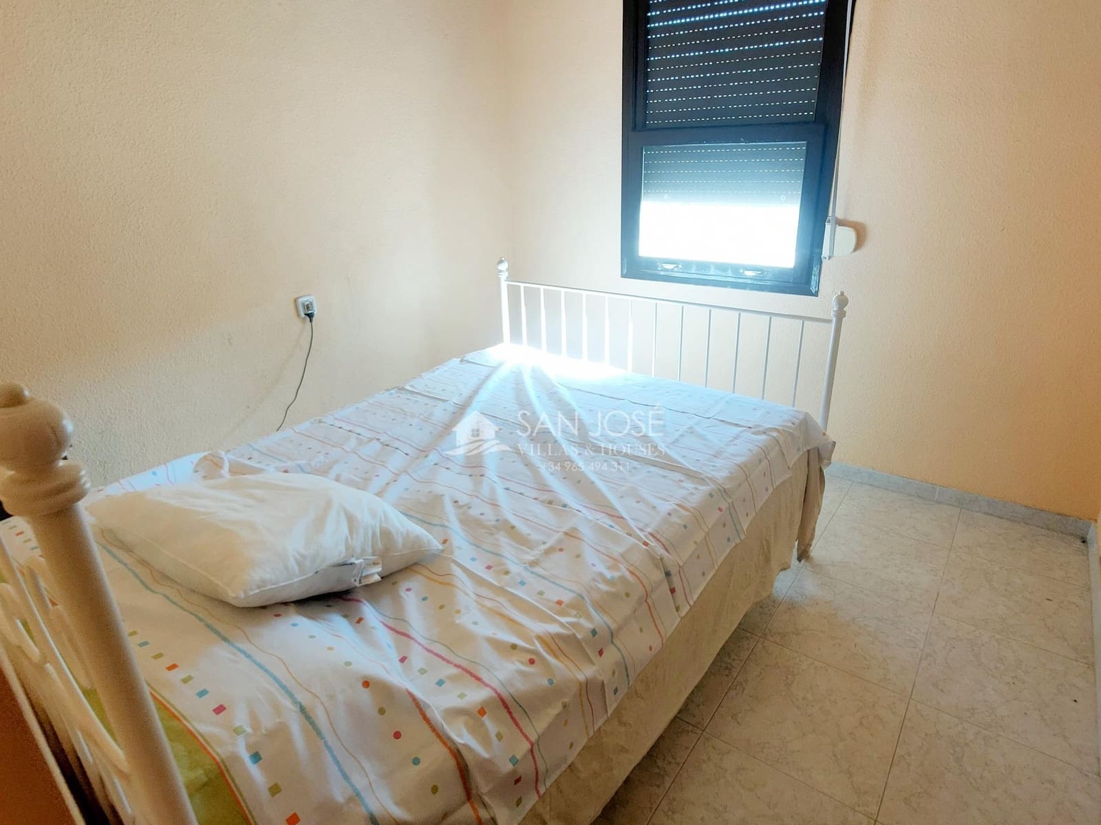 Villa/Maison de 4 chambres à louer à Aspe - 1 000 € (Ref: 9441869)