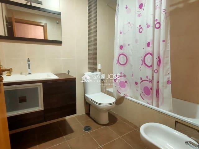 Appartement de 3 chambres à louer à Aspe avec garage - 650 € (Ref: 9441870)