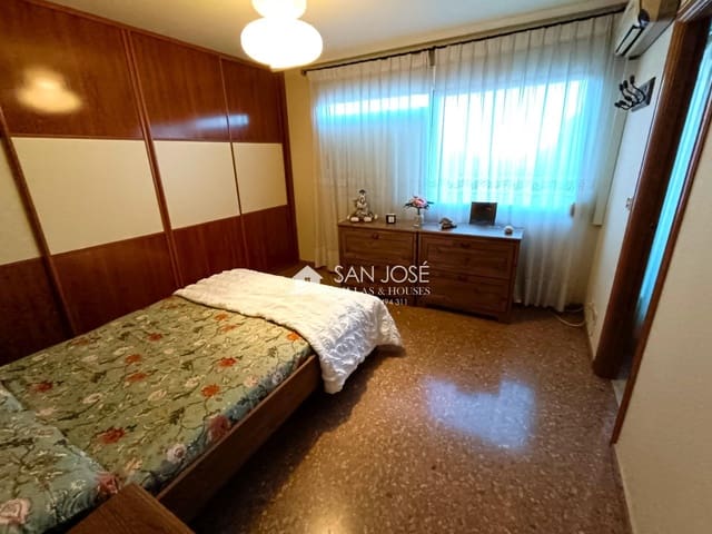 3 quarto Moradia Geminada para venda em Aspe com piscina garagem - 190 000 € (Ref: 9446621)