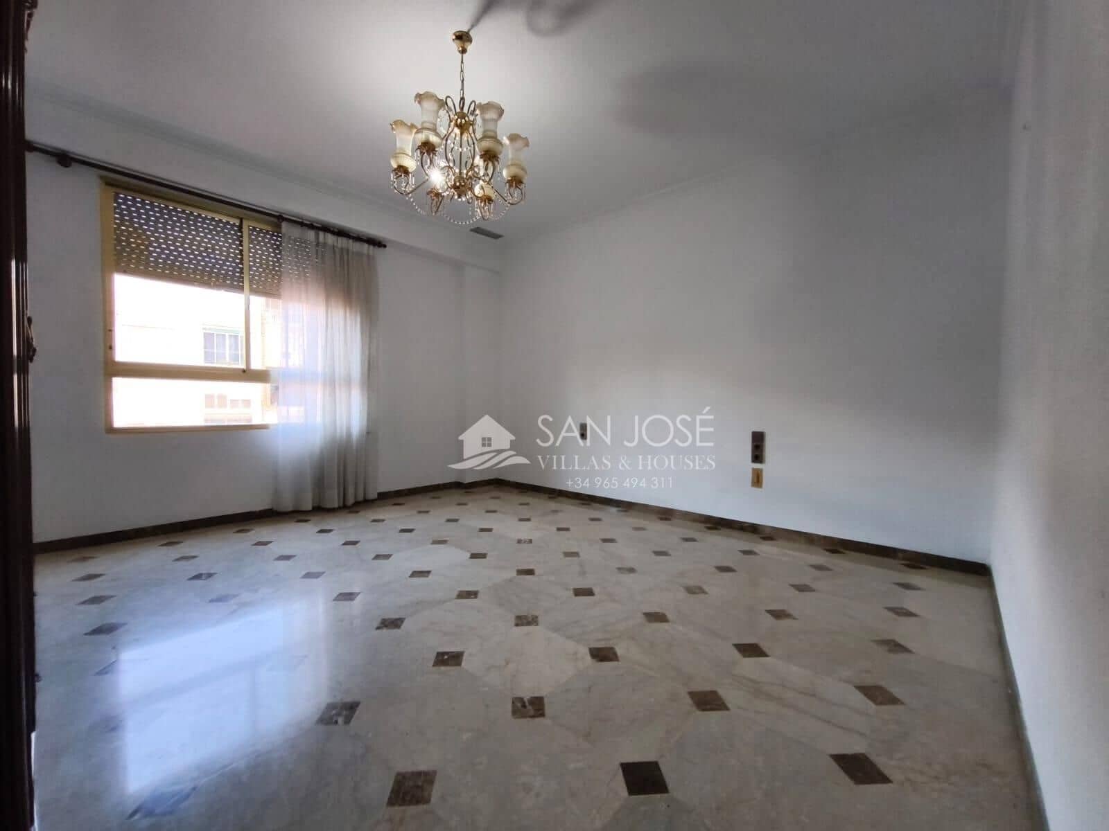 4 makuuhuone Asunto myytävänä paikassa Novelda - 199 000 € (Ref: 9449062)