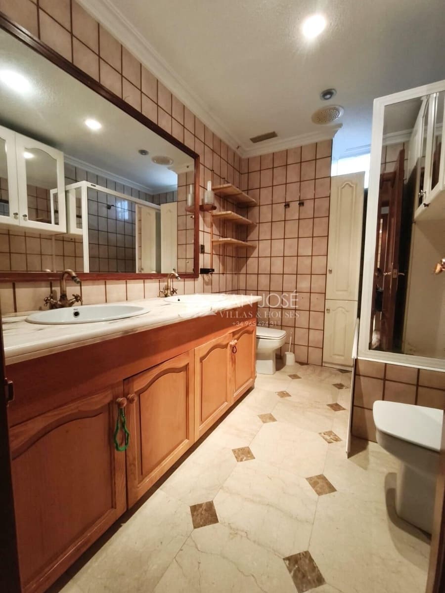 4 makuuhuone Asunto myytävänä paikassa Novelda - 199 000 € (Ref: 9449062)