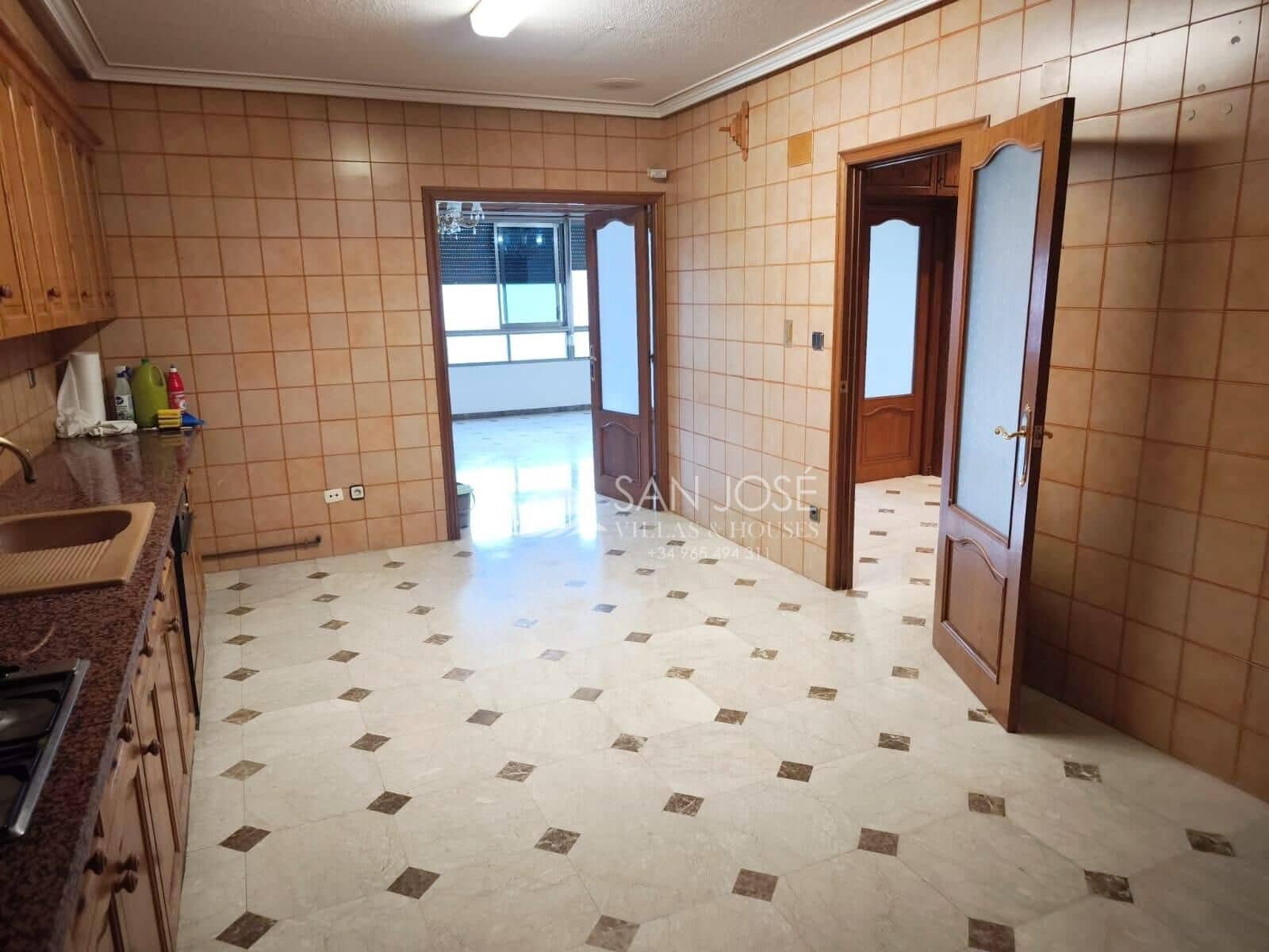 4 makuuhuone Asunto myytävänä paikassa Novelda - 199 000 € (Ref: 9449062)