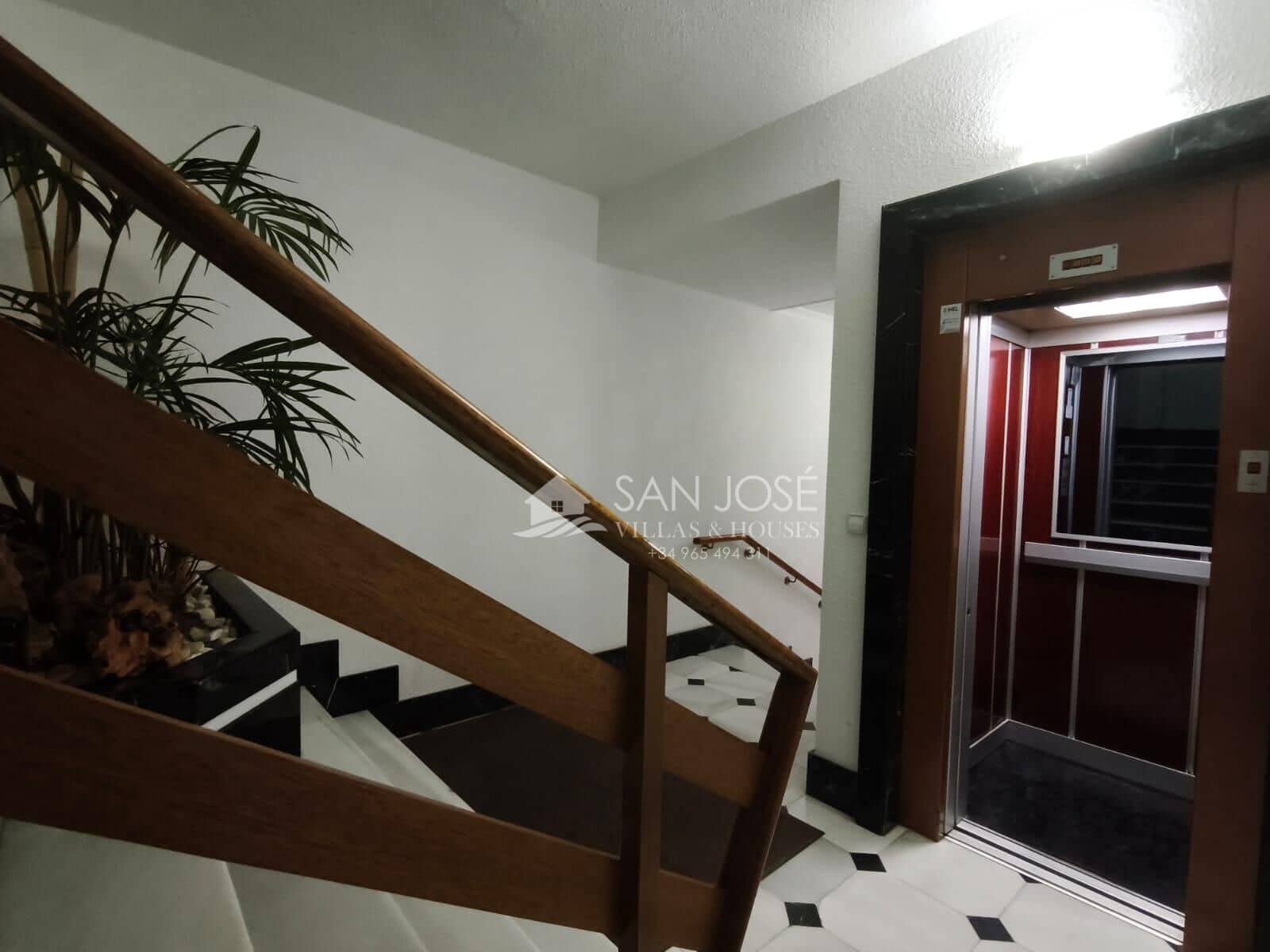 4 makuuhuone Asunto myytävänä paikassa Novelda - 199 000 € (Ref: 9449062)