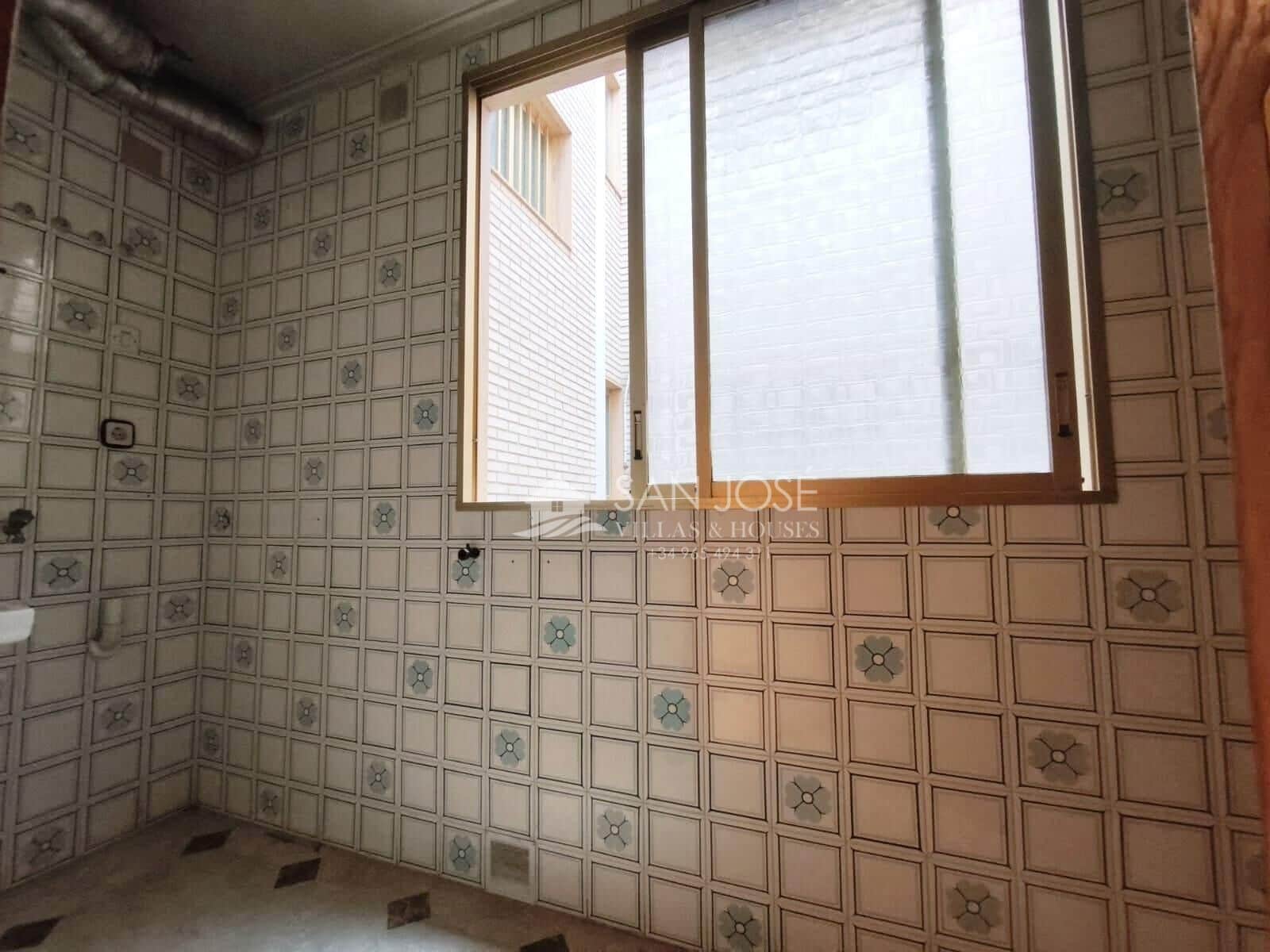 4 makuuhuone Asunto myytävänä paikassa Novelda - 199 000 € (Ref: 9449062)