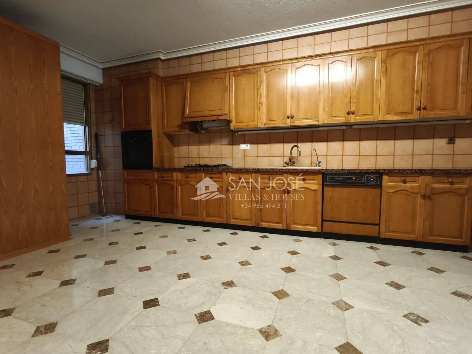 4 makuuhuone Asunto myytävänä paikassa Novelda - 199 000 € (Ref: 9449062)