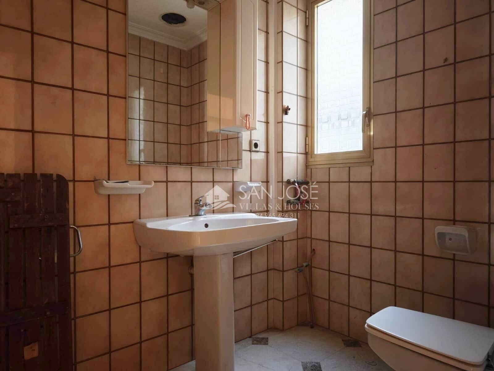 4 makuuhuone Asunto myytävänä paikassa Novelda - 199 000 € (Ref: 9449062)