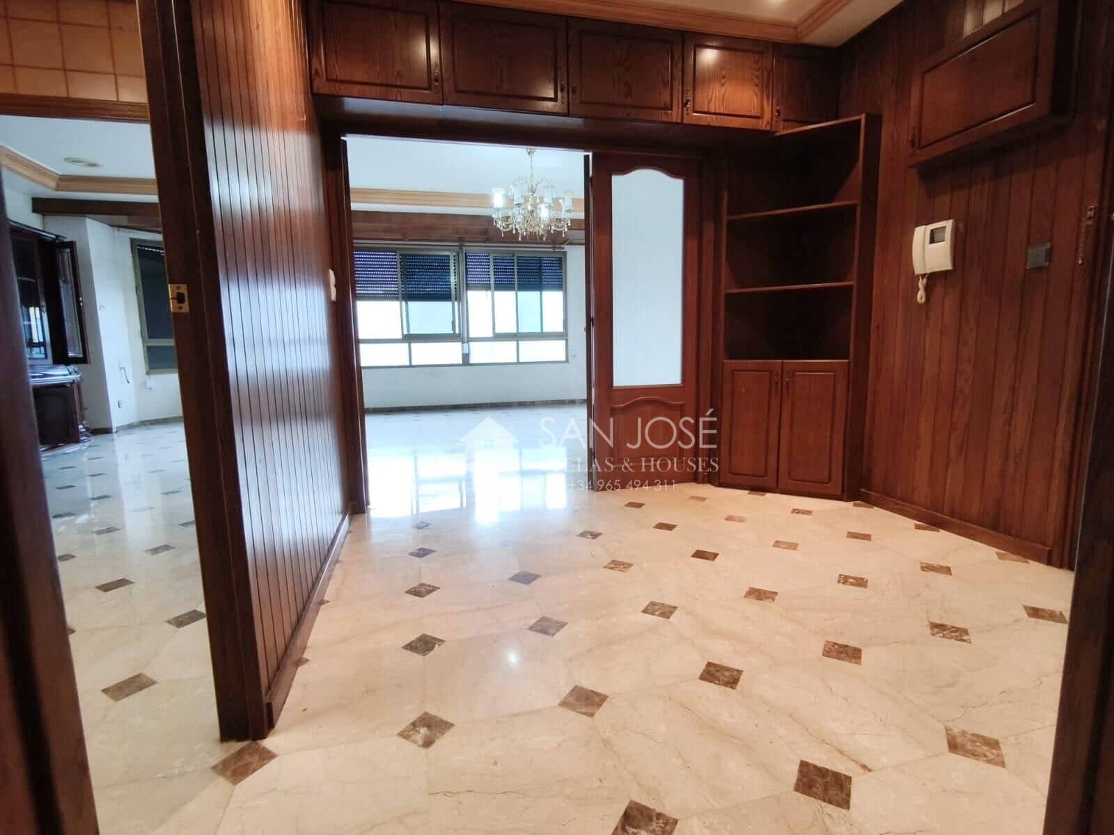 4 makuuhuone Asunto myytävänä paikassa Novelda - 199 000 € (Ref: 9449062)