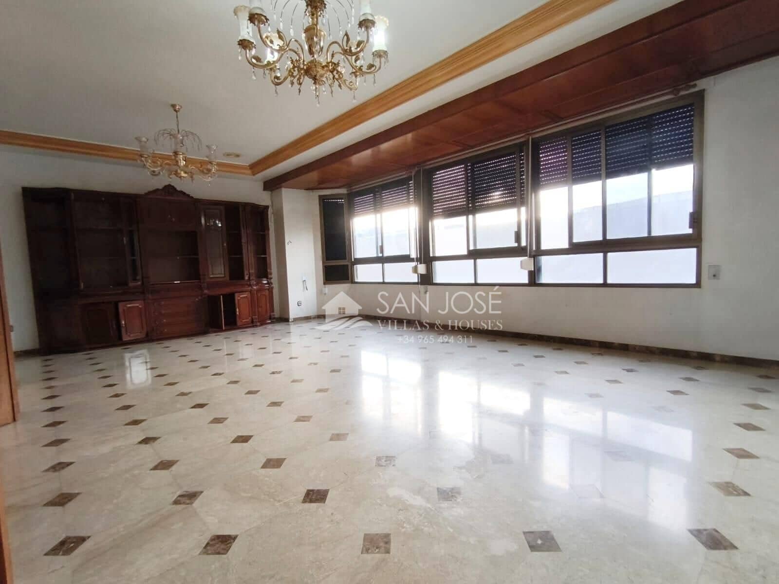 4 makuuhuone Asunto myytävänä paikassa Novelda - 199 000 € (Ref: 9449062)