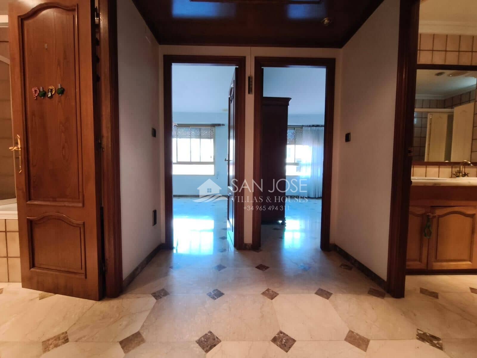 4 makuuhuone Asunto myytävänä paikassa Novelda - 199 000 € (Ref: 9449062)