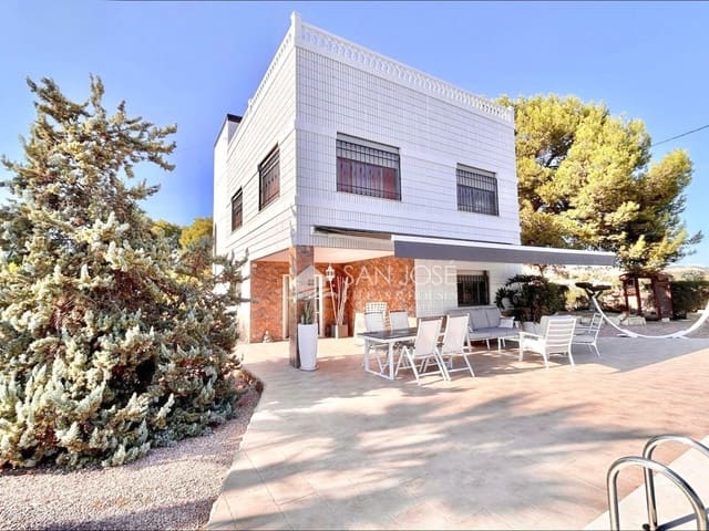 3 soveværelse Villa til salg i Elche / Elx med swimmingpool - € 489.000 (Ref: 9449063)
