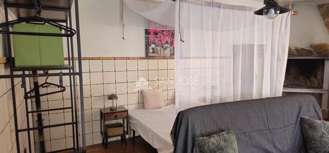 1 bedroom Villa for rent in Elche / Elx with pool - € 850 (Ref: 9449063)