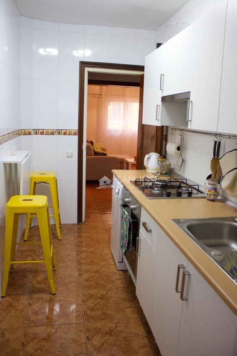 Piso de 3 habitaciones en Alicante / Alacant ciudad en venta - 157.000 € (Ref: 9453236)