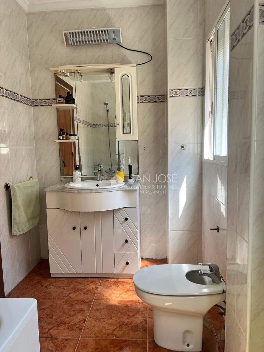 Piso de 3 habitaciones en Alicante / Alacant ciudad en venta - 157.000 € (Ref: 9453236)