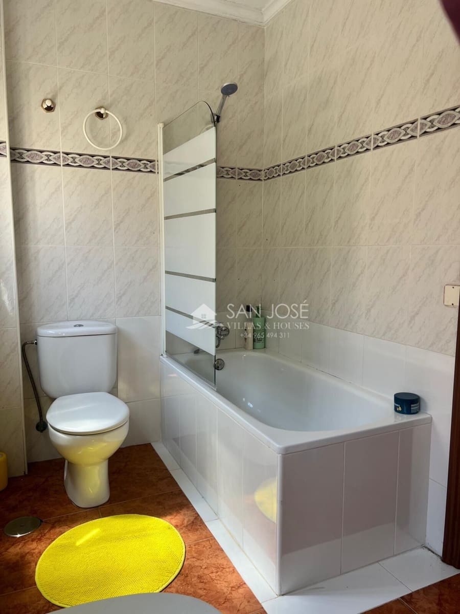 Piso de 3 habitaciones en Alicante / Alacant ciudad en venta - 157.000 € (Ref: 9453236)