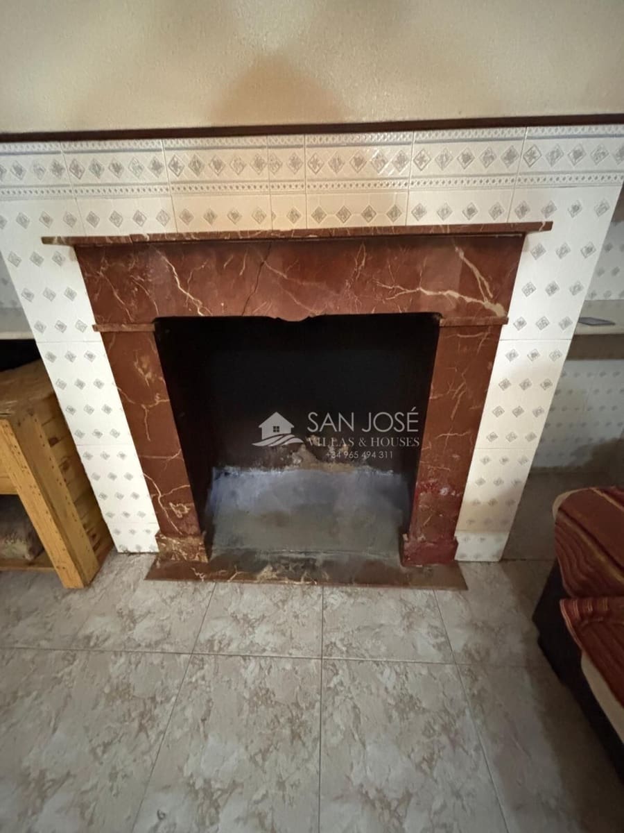 6 bedroom Townhouse for sale in Monforte del Cid with garage - € 137,260 (Ref: 9496400)