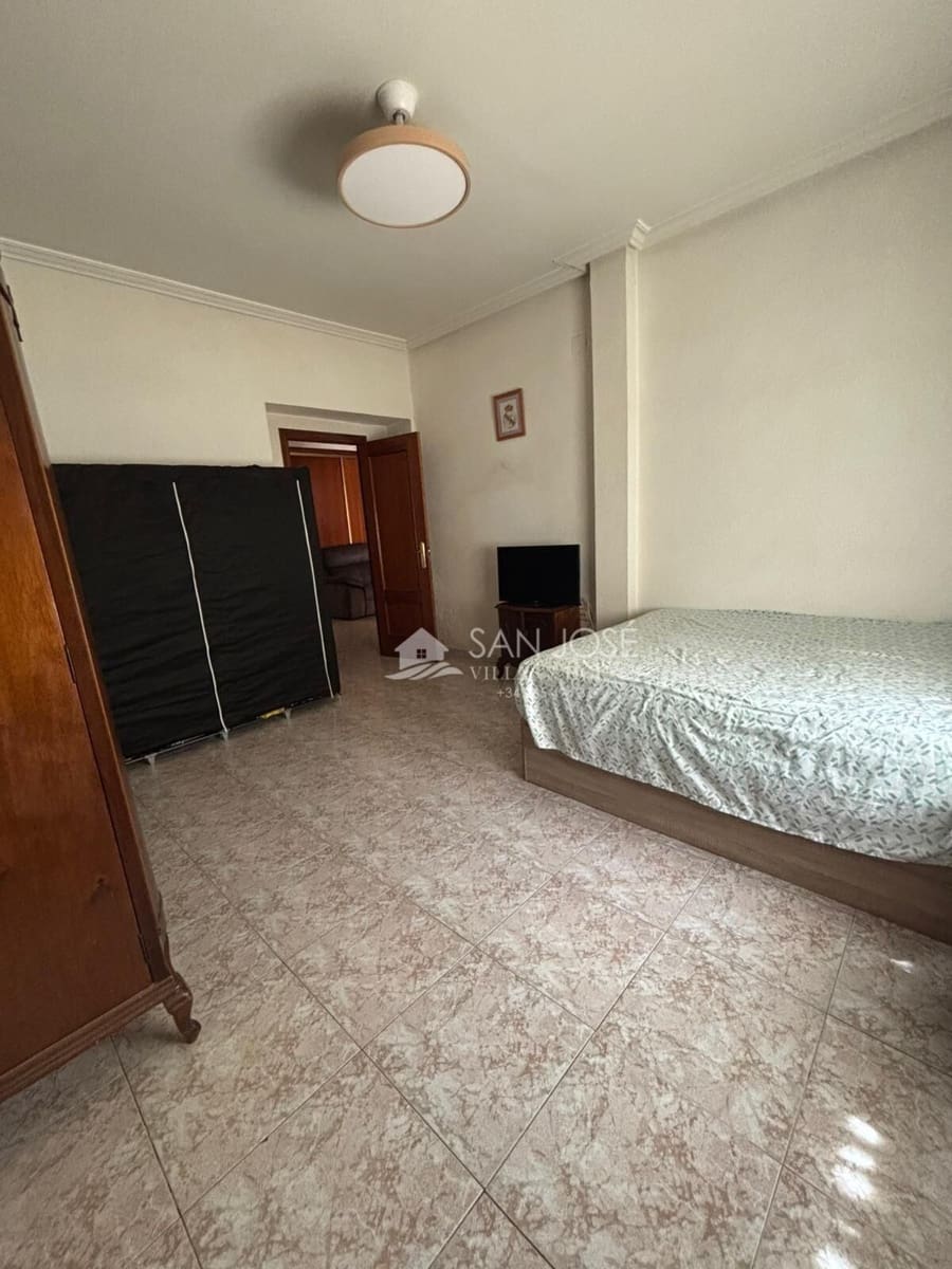 6 bedroom Townhouse for sale in Monforte del Cid with garage - € 137,260 (Ref: 9496400)