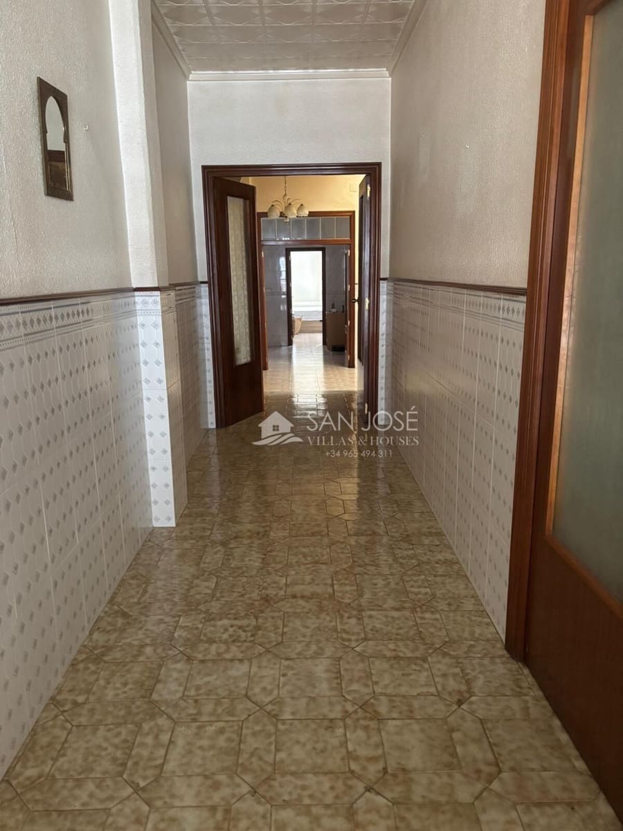 6 bedroom Townhouse for sale in Monforte del Cid with garage - € 137,260 (Ref: 9496400)