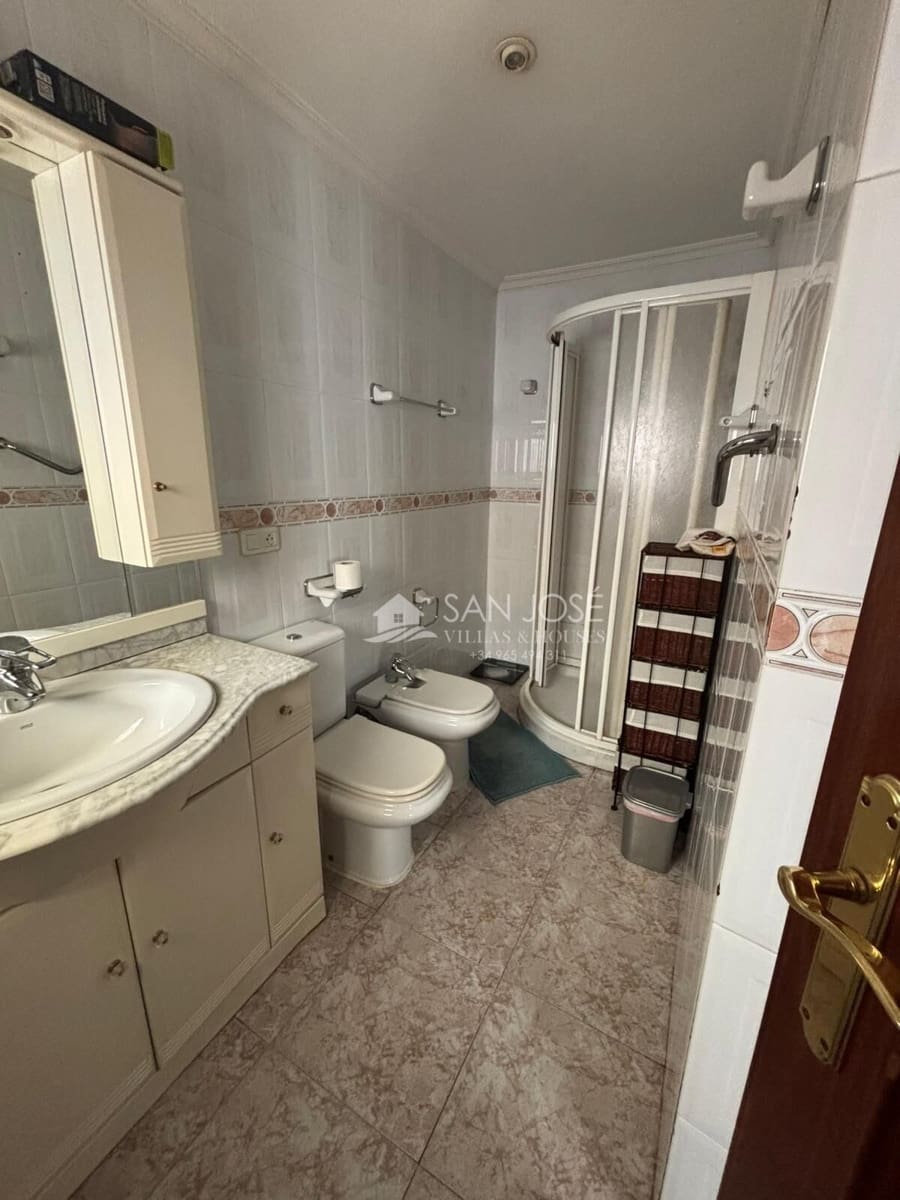 6 bedroom Townhouse for sale in Monforte del Cid with garage - € 137,260 (Ref: 9496400)