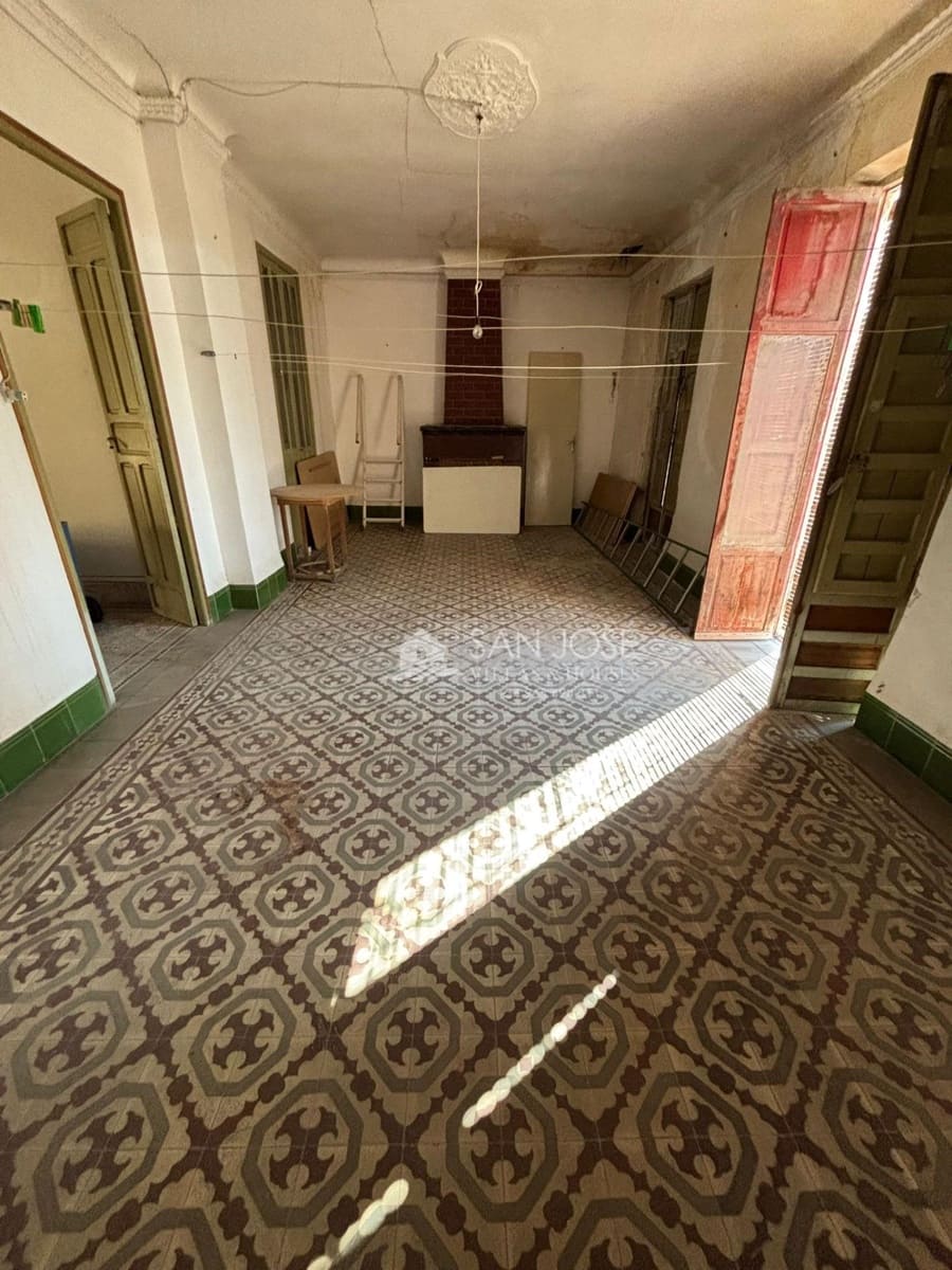 6 bedroom Townhouse for sale in Monforte del Cid with garage - € 137,260 (Ref: 9496400)