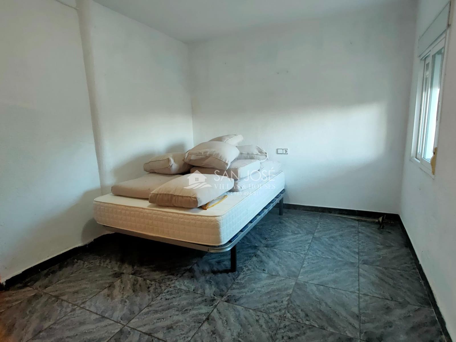 5 bedroom Villa for sale in Novelda with pool - € 197,260 (Ref: 9497570)