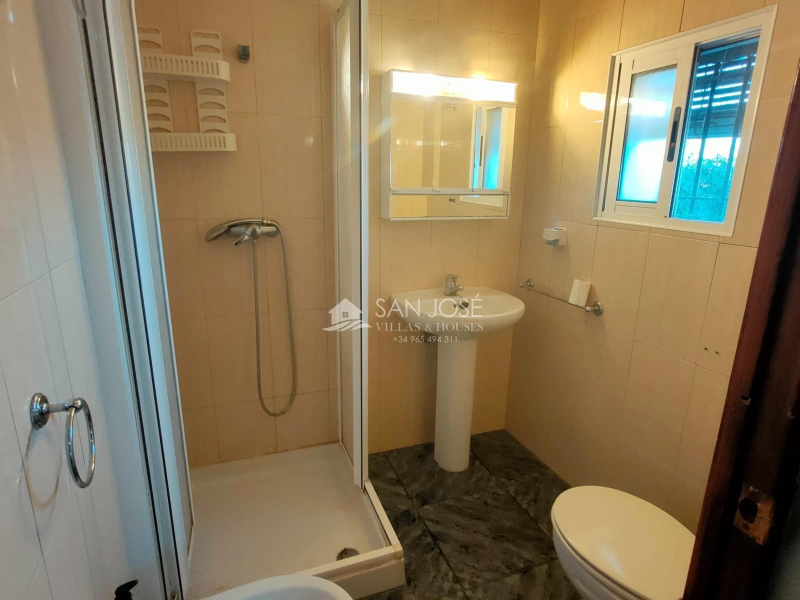 5 bedroom Villa for sale in Novelda with pool - € 197,260 (Ref: 9497570)