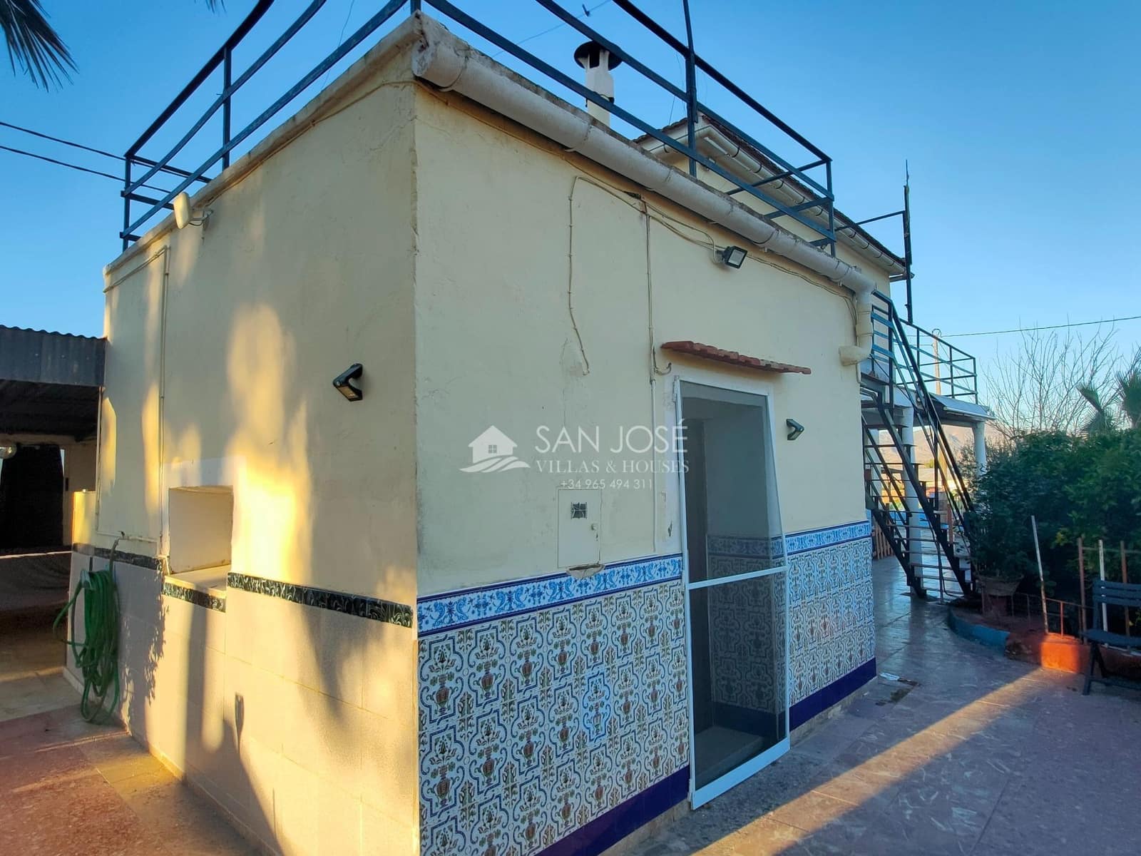 5 bedroom Villa for sale in Novelda with pool - € 197,260 (Ref: 9497570)