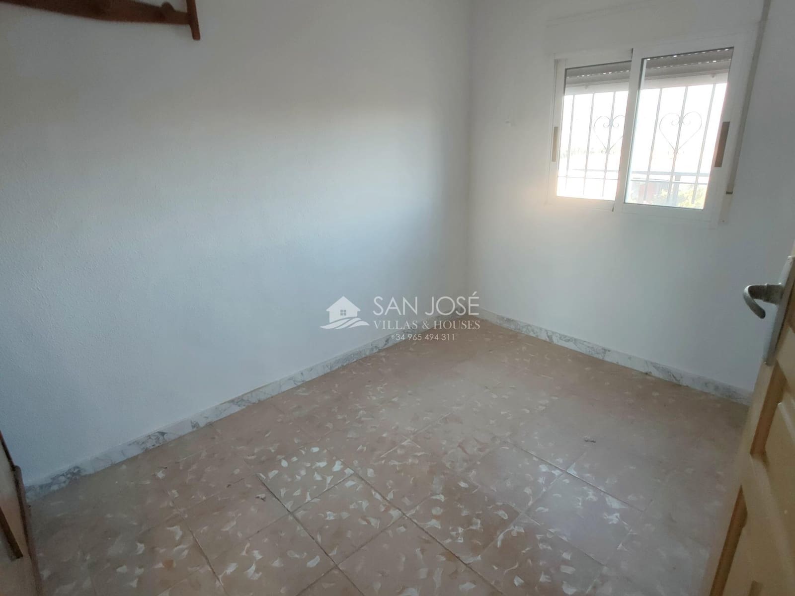 5 bedroom Villa for sale in Novelda with pool - € 197,260 (Ref: 9497570)