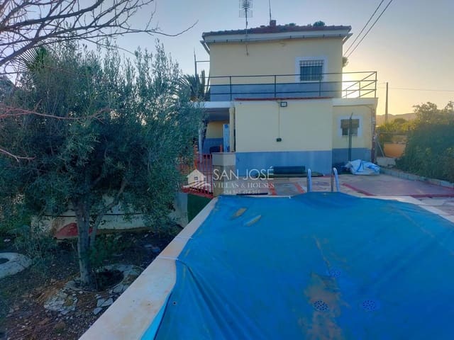 5 bedroom Villa for sale in Novelda with pool - € 197,260 (Ref: 9497570)
