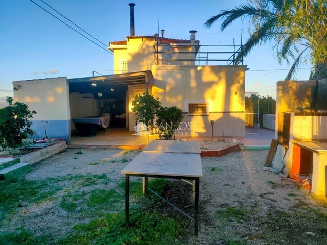 5 bedroom Villa for sale in Novelda with pool - € 197,260 (Ref: 9497570)