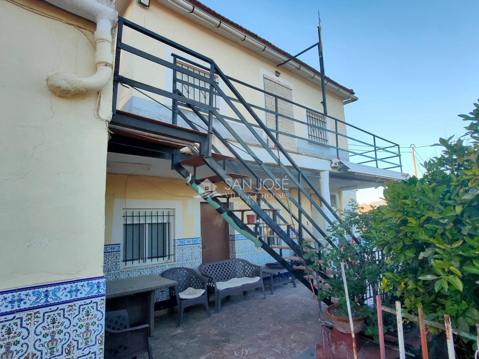 5 bedroom Villa for sale in Novelda with pool - € 197,260 (Ref: 9497570)