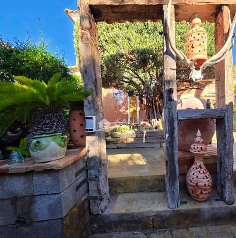 Chalet de 3 habitaciones en Aspe en venta con piscina garaje - 339.900 € (Ref: 9499772)