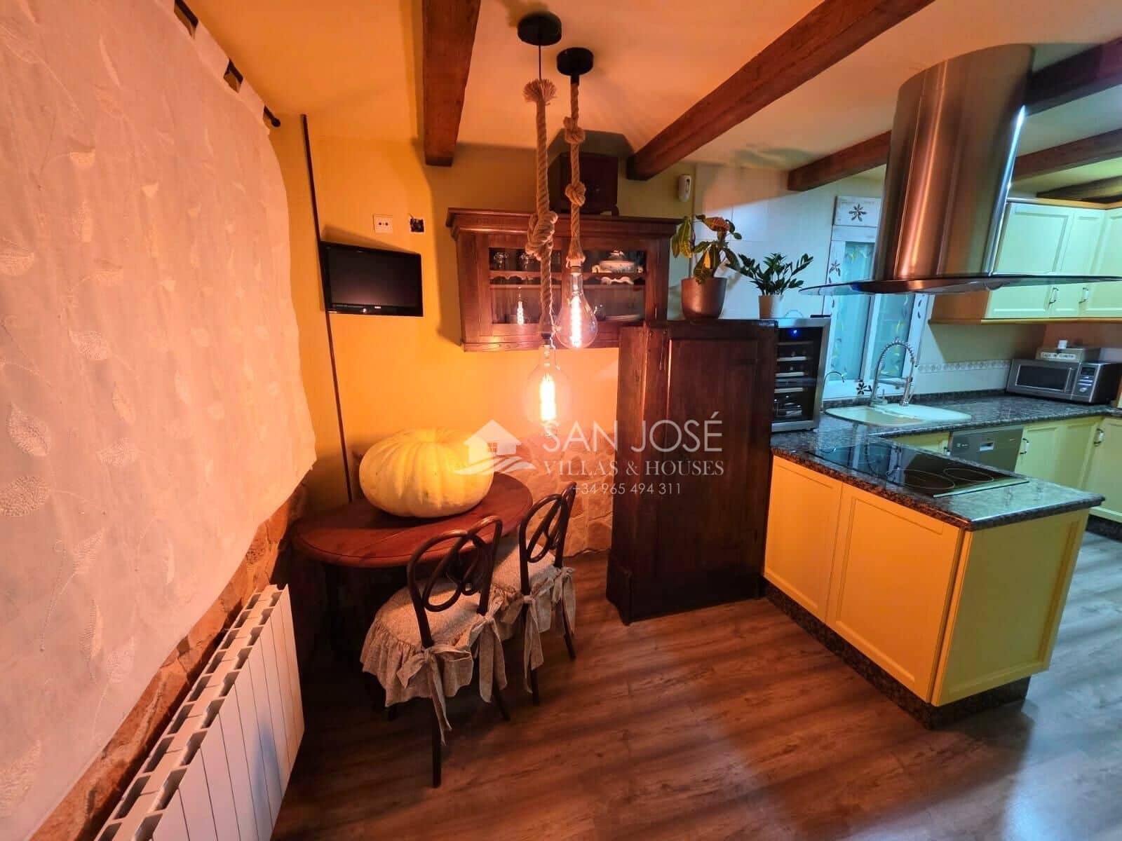 Chalet de 3 habitaciones en Aspe en venta con piscina garaje - 339.900 € (Ref: 9499772)